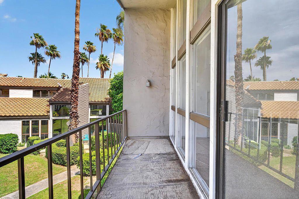 1722 E Camino Parocela Property Photo 3