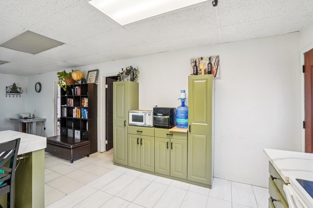 2154 Riviera Court Property Photo 18