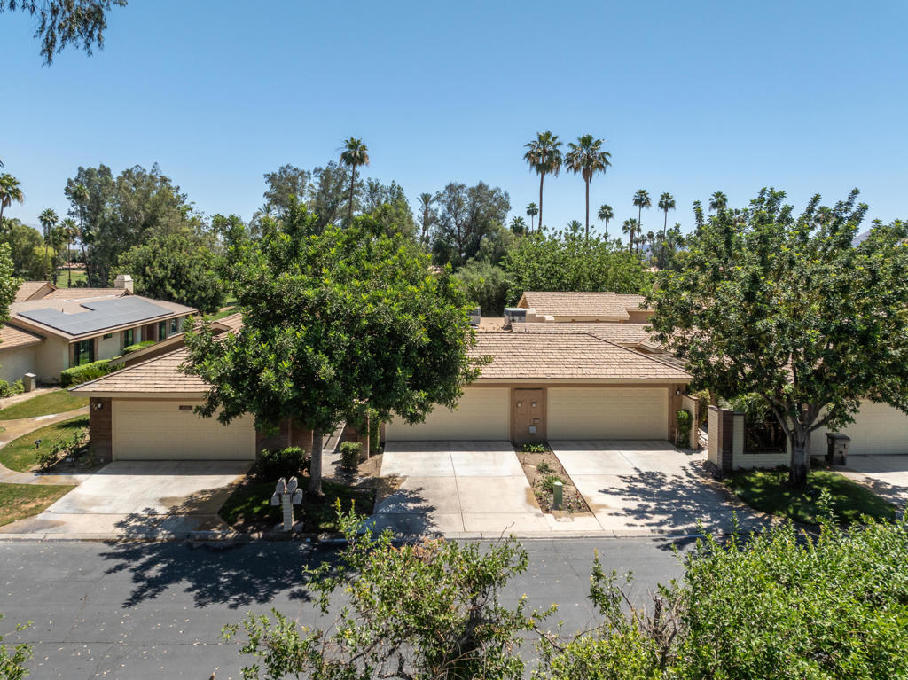 112 Giralda Circle Property Photo 2