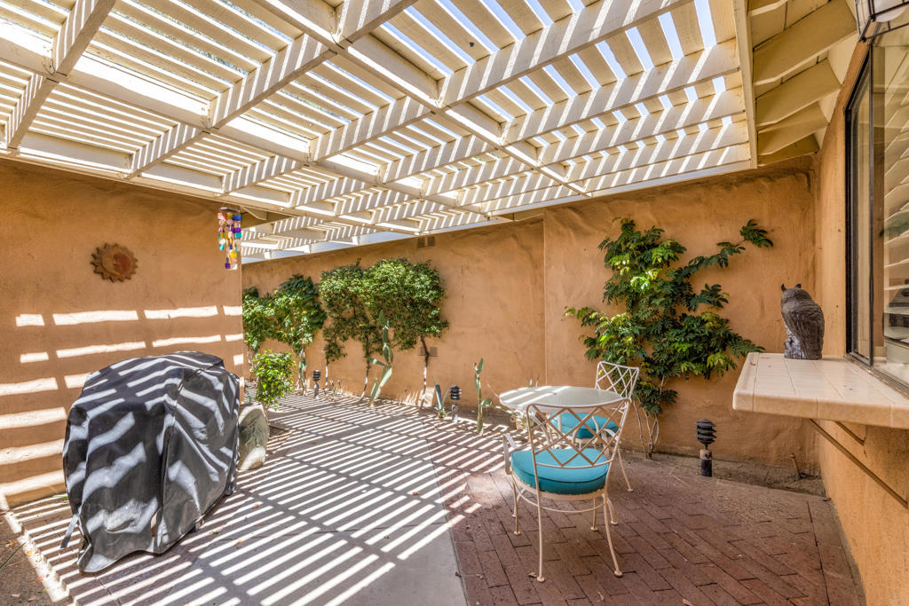 112 Giralda Circle Property Photo 6