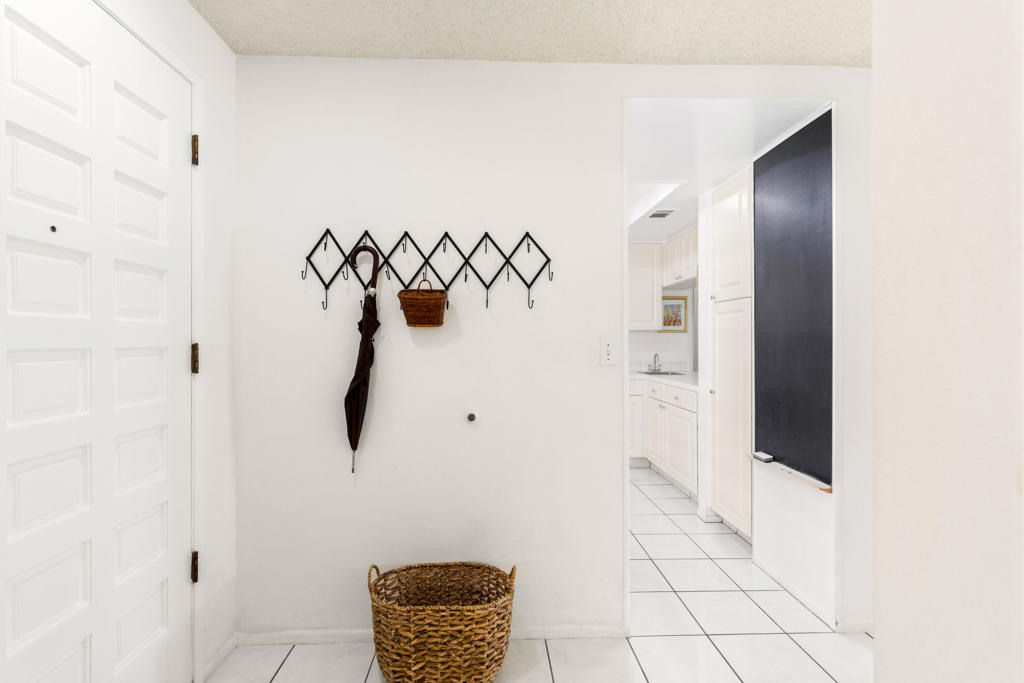 112 Giralda Circle Property Photo 10
