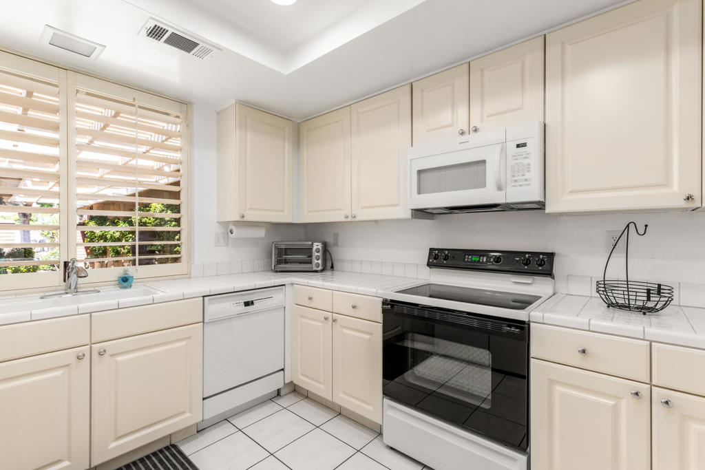 112 Giralda Circle Property Photo 11