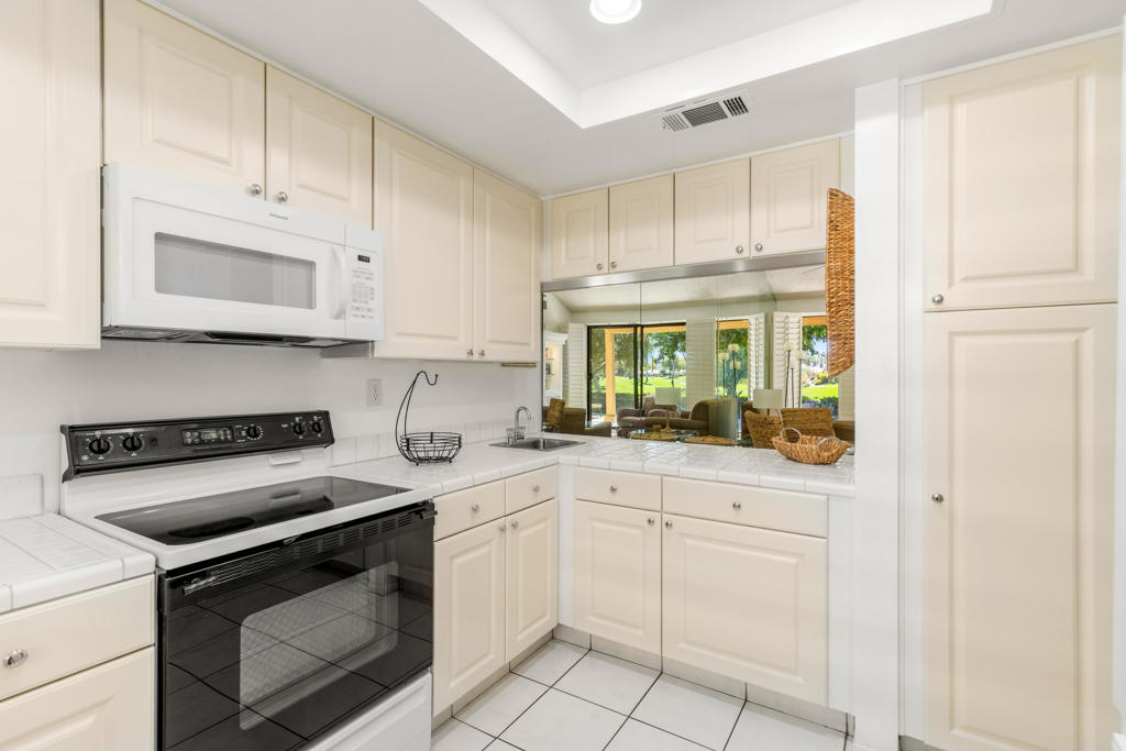 112 Giralda Circle Property Photo 14