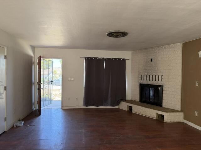 10934 Knobb Avenue Property Photo 7