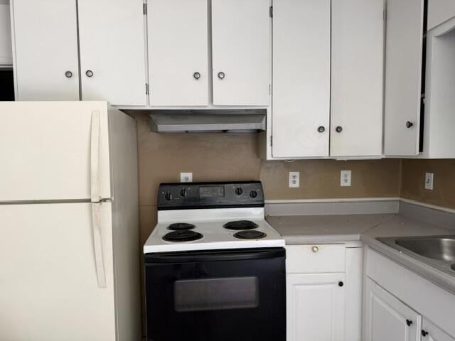 10934 Knobb Avenue Property Photo 10