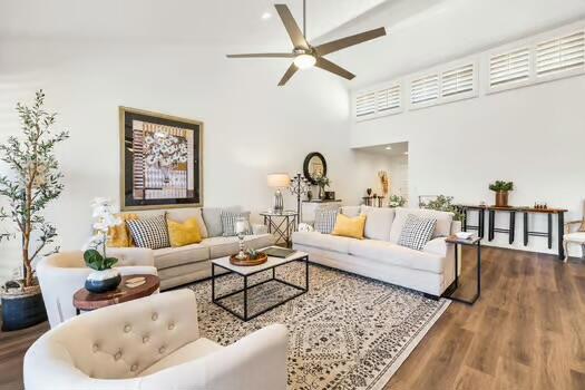 178 Gran Via Property Photo 28