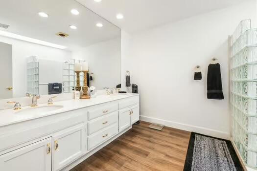 178 Gran Via Property Photo 42