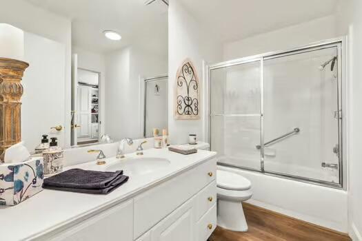 178 Gran Via Property Photo 49
