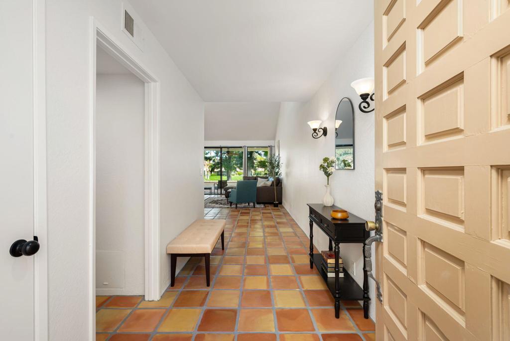 280 Tolosa Circle Property Photo 6