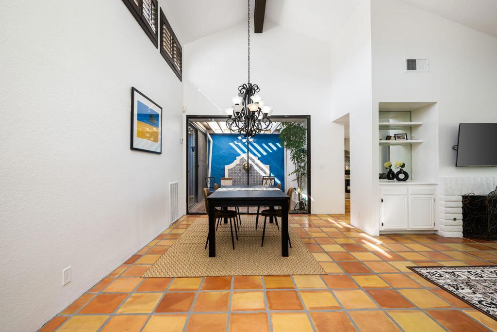 280 Tolosa Circle Property Photo 8