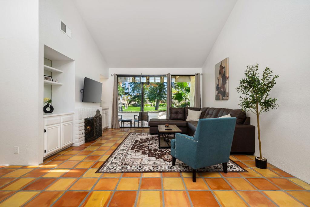 280 Tolosa Circle Property Photo 10