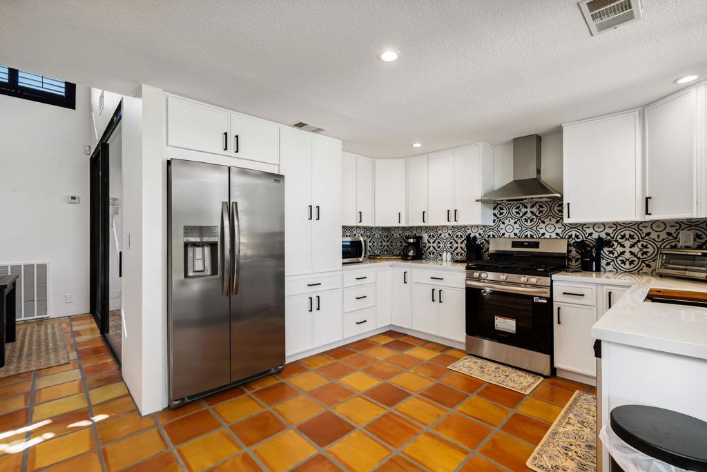 280 Tolosa Circle Property Photo 15