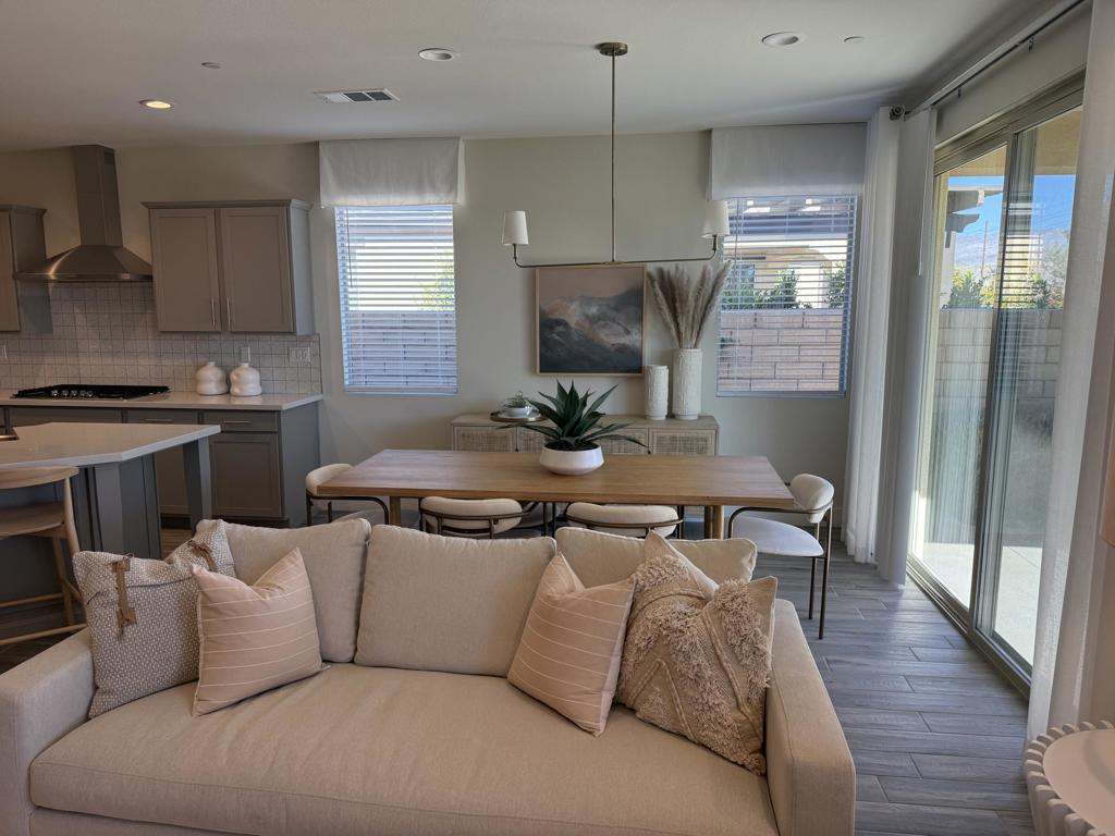 39912 Felicita Parkway Property Photo 8