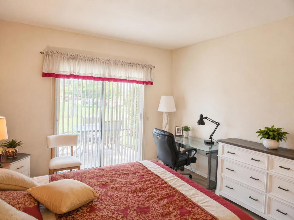 28486 Taos Court Property Photo 10