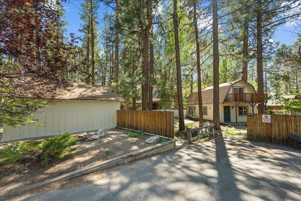 880 Jaybird Lane Property Photo 1