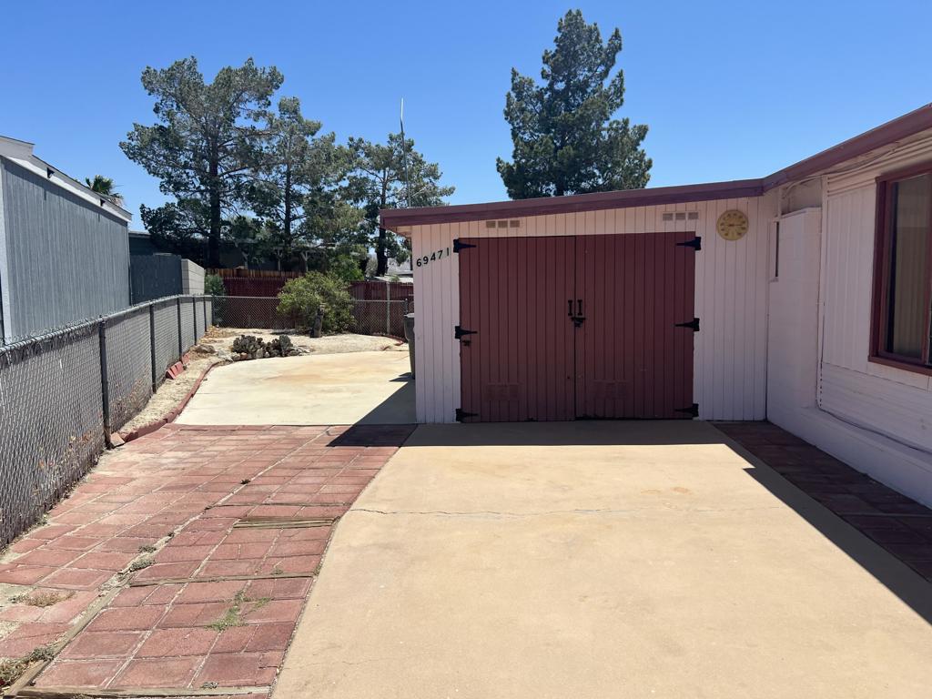 69471 Country Club Drive Property Photo 4
