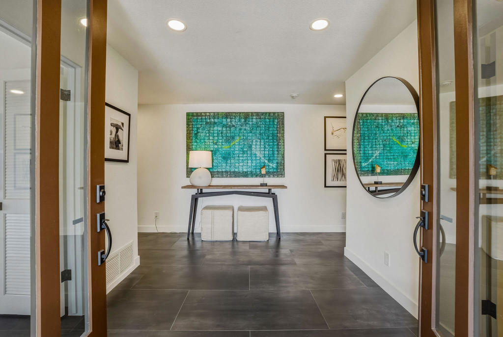 9 Wake Forest Court Property Photo 6