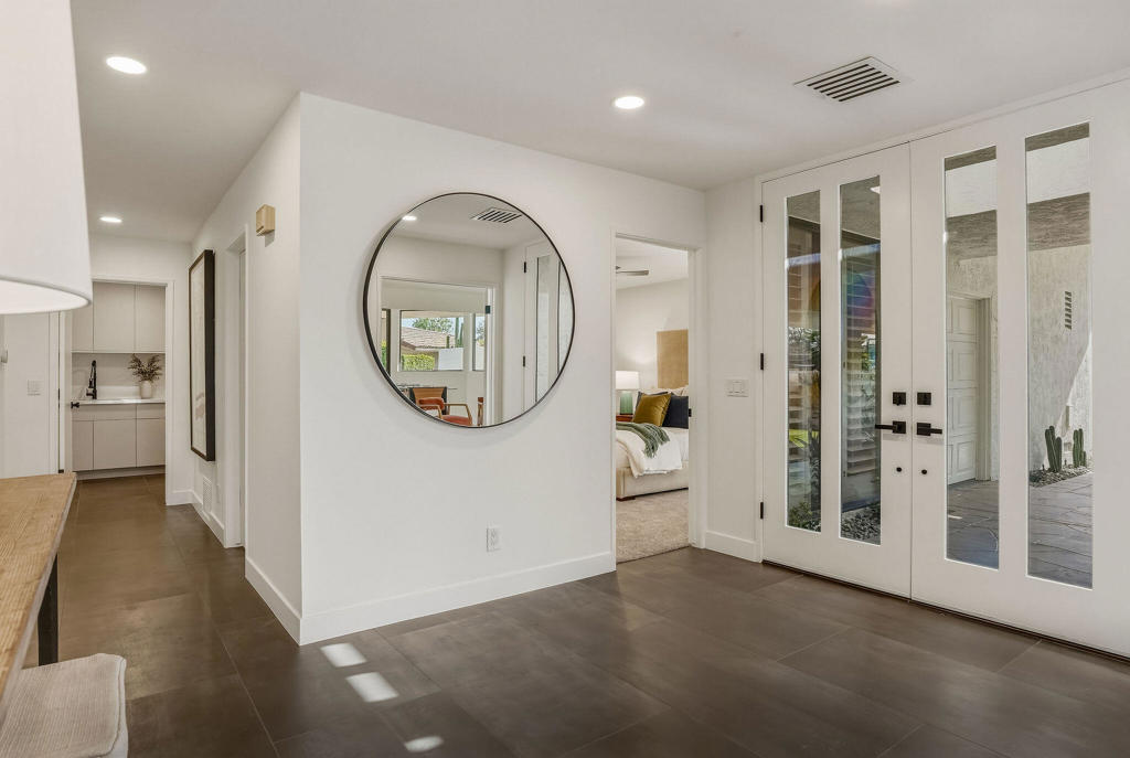 9 Wake Forest Court Property Photo 7