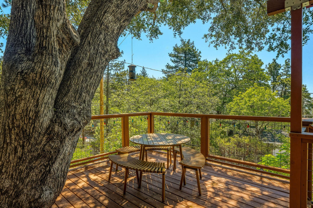 24945 Marion Ridge Drive Property Photo 4