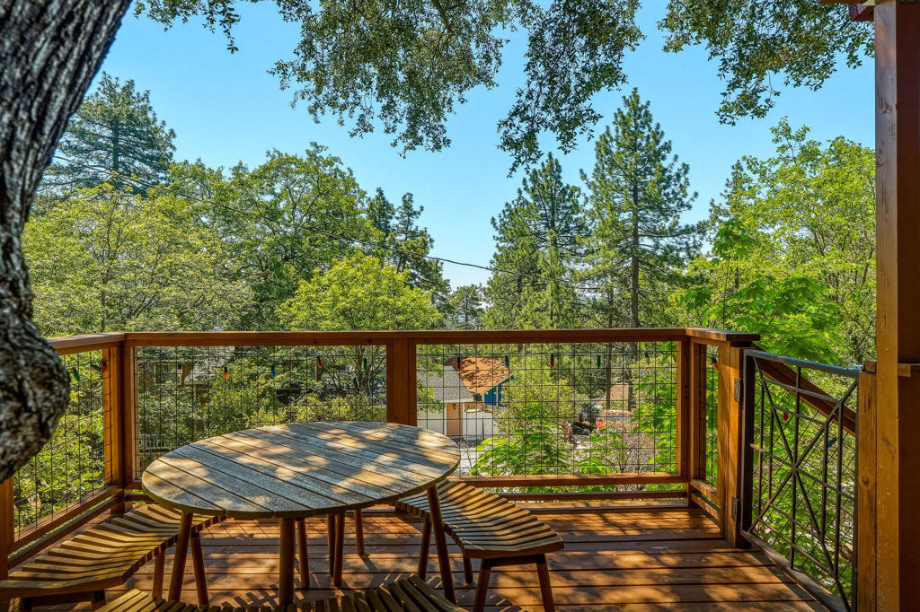 24945 Marion Ridge Drive Property Photo 5