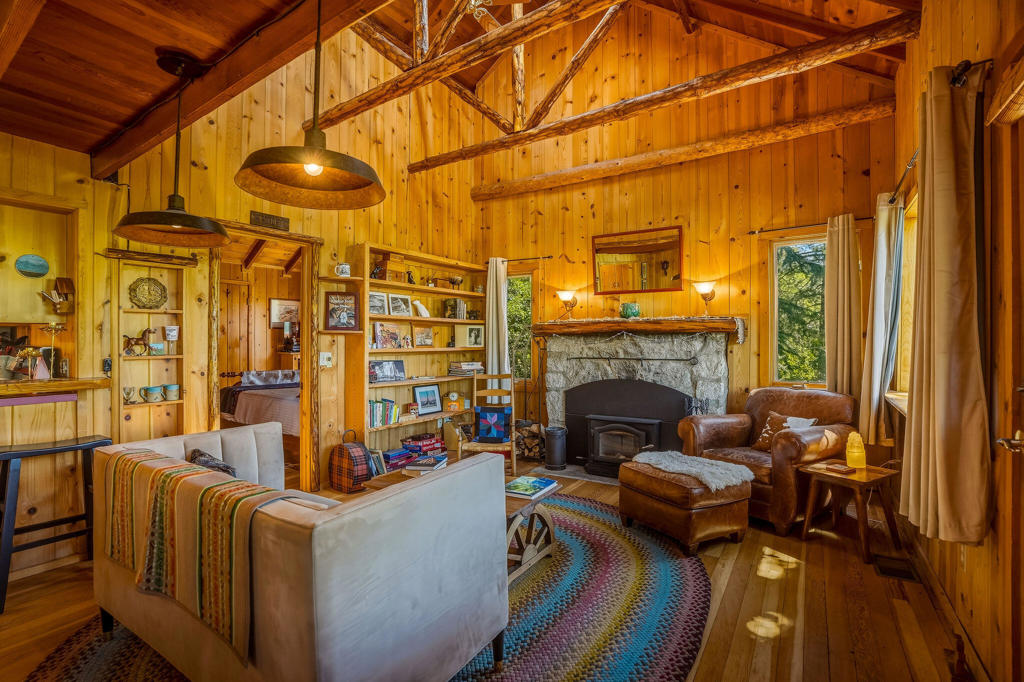 24945 Marion Ridge Drive Property Photo 11