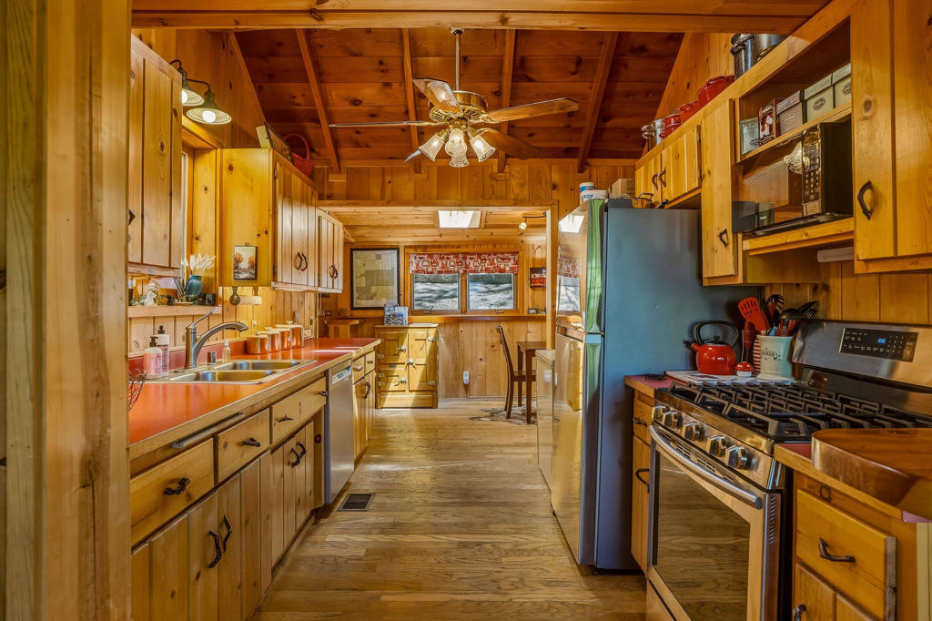 24945 Marion Ridge Drive Property Photo 16