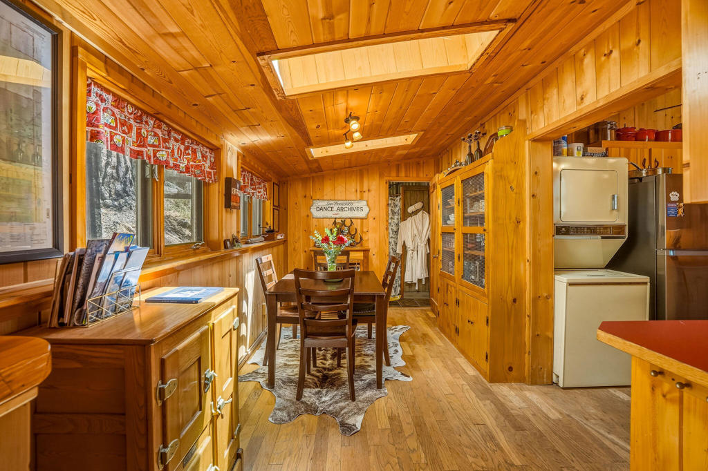 24945 Marion Ridge Drive Property Photo 19