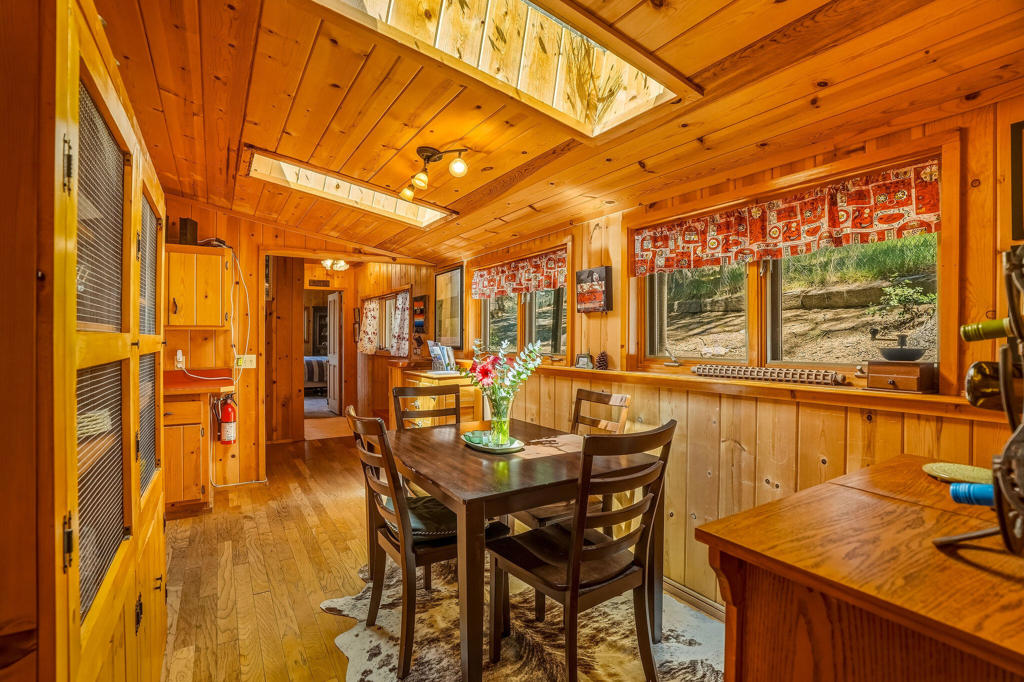 24945 Marion Ridge Drive Property Photo 20