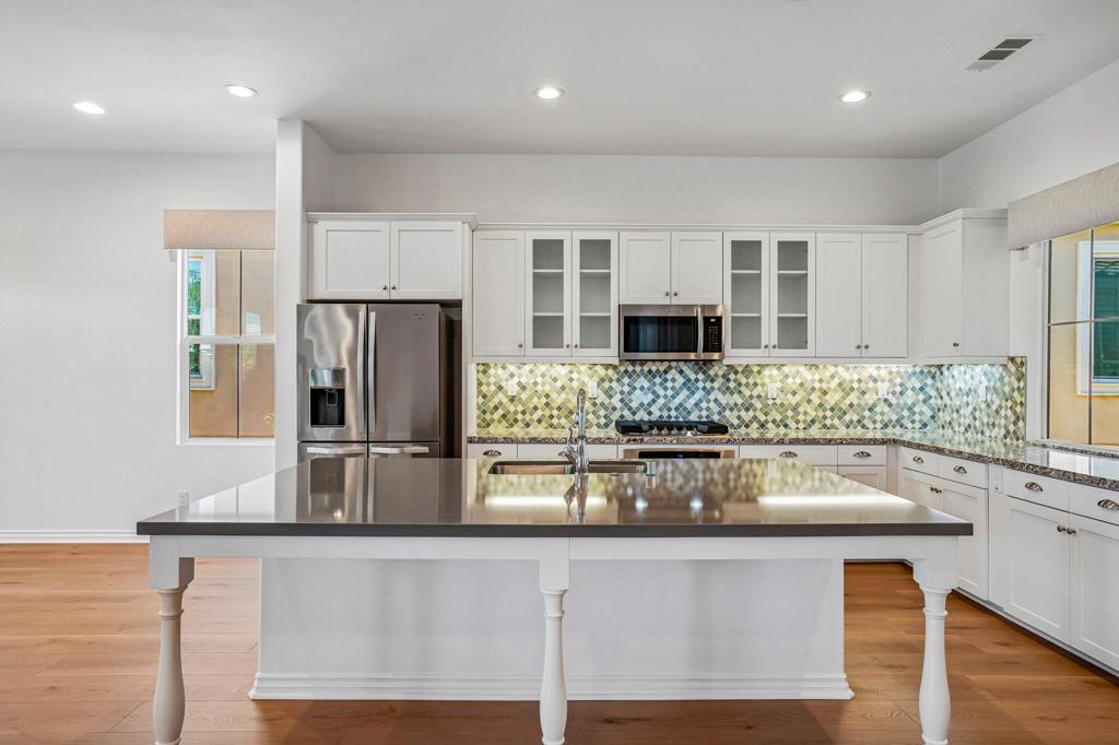 3935 Via Amalfi Property Photo 13