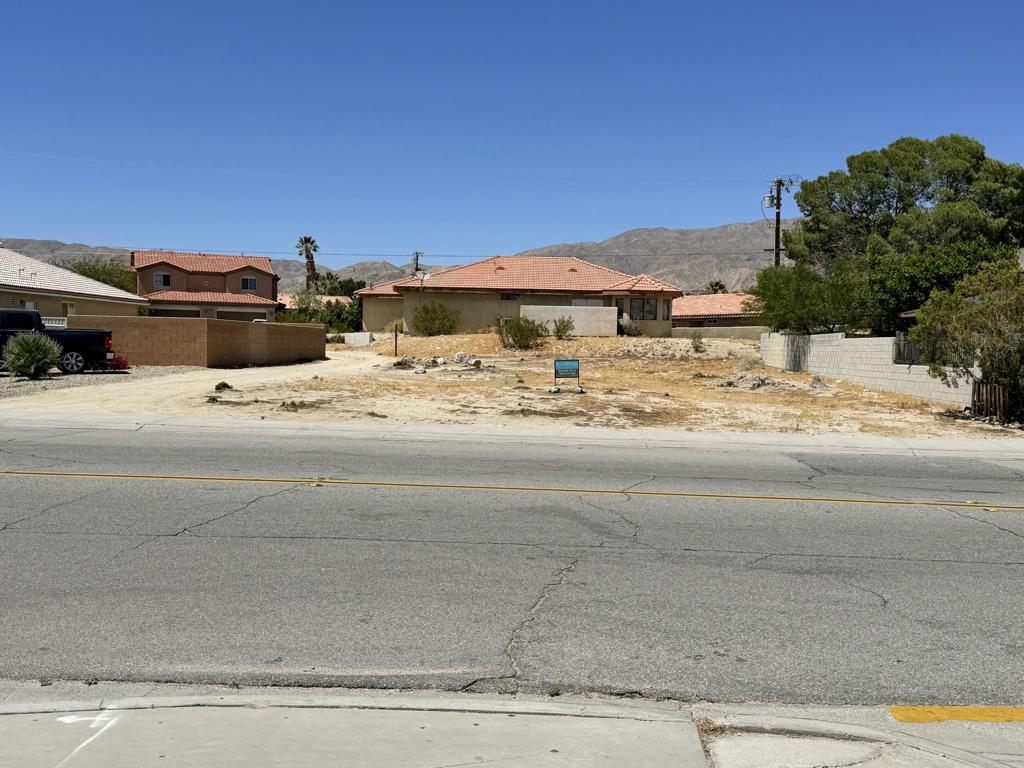 66690 Two Bunch Palms Trail Property Photo 3