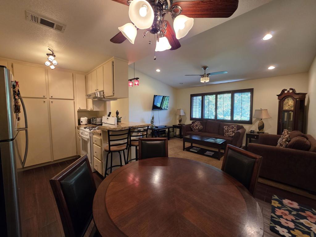 219148038PS Property Photo 3