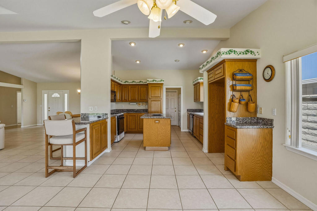 73569 Oak Flats Drive Property Photo 14