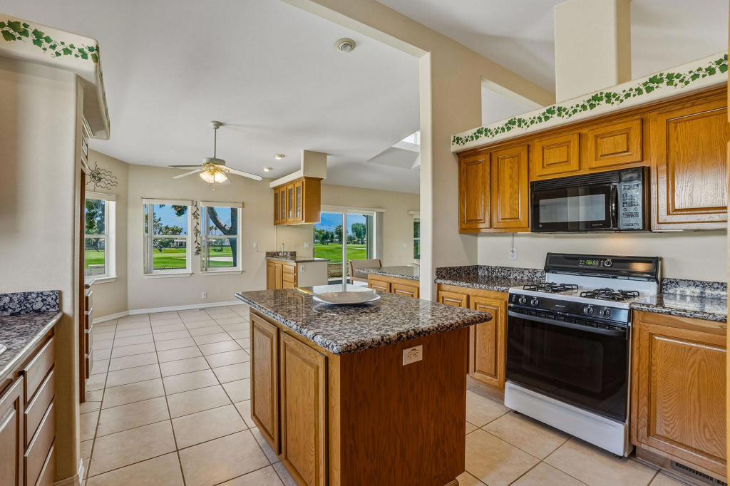 73569 Oak Flats Drive Property Photo 16