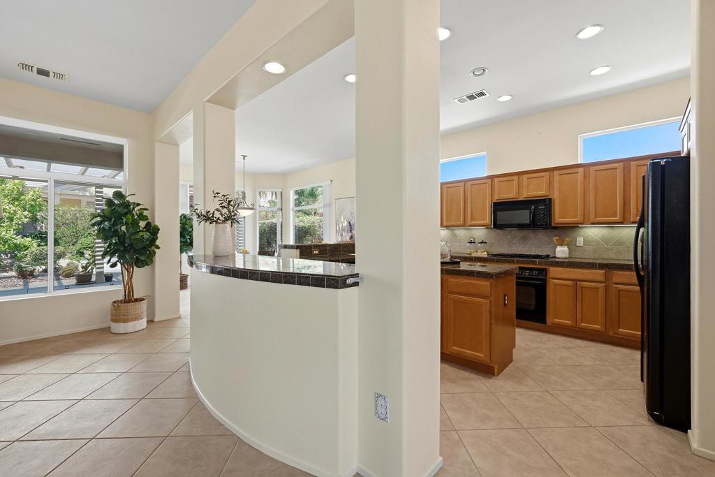 35907 Royal Vista Way Property Photo 6