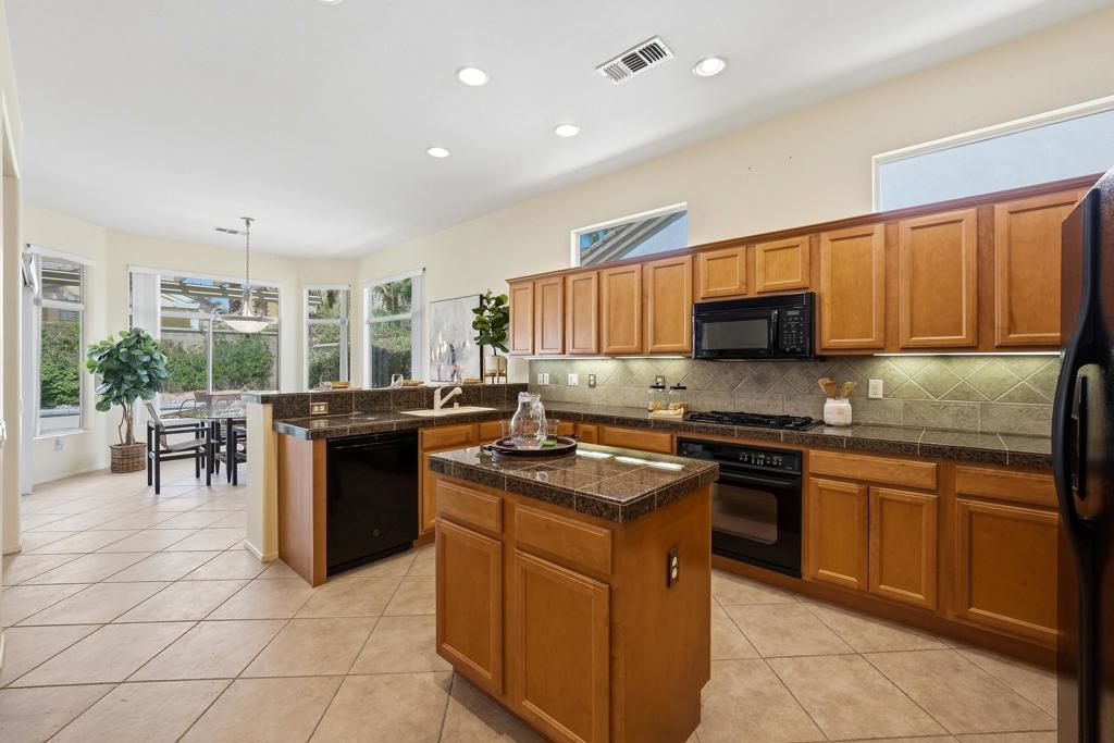 35907 Royal Vista Way Property Photo 7