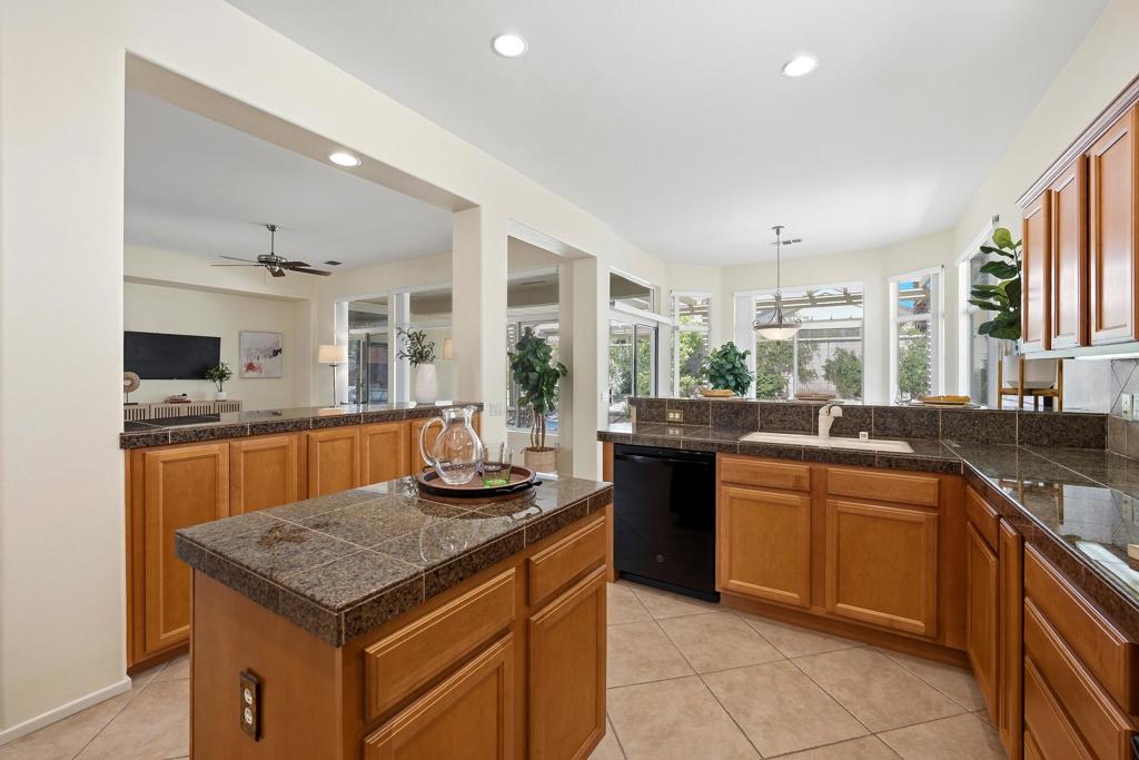 35907 Royal Vista Way Property Photo 8