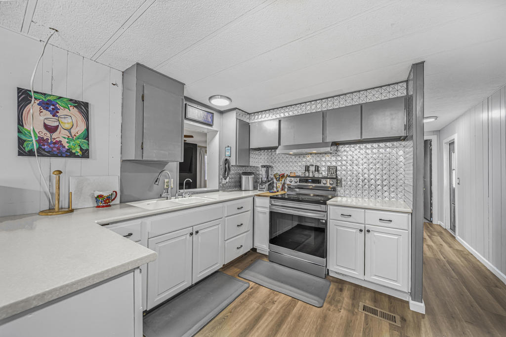 3411 Thermal Place Property Photo 1