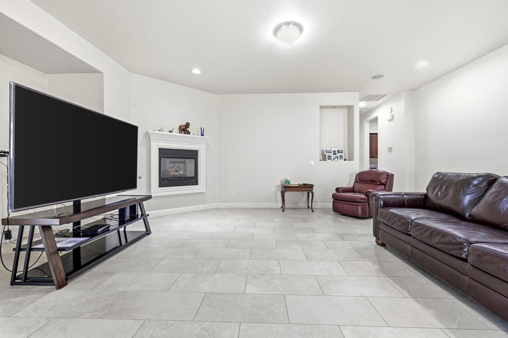 83694 Matterhorn Drive Property Photo 5