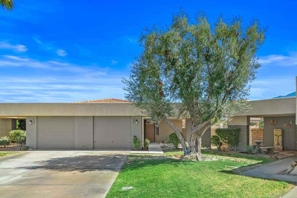 1499 Sunflower Circle N Property Photo 2