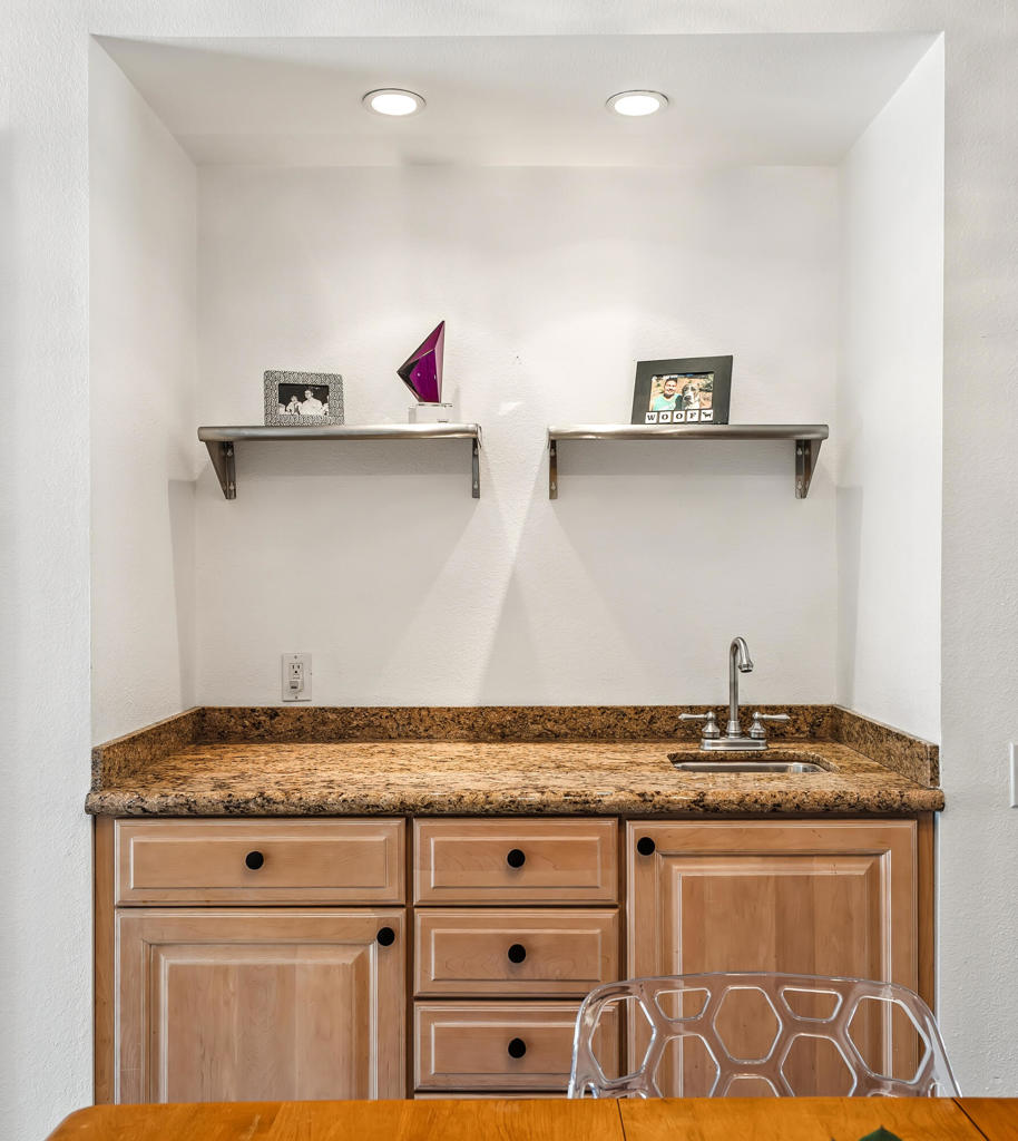 1499 Sunflower Circle N Property Photo 14