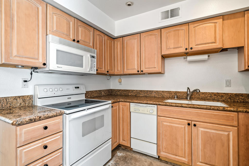 1499 Sunflower Circle N Property Photo 15