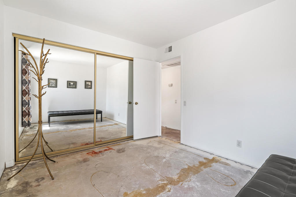 1499 Sunflower Circle N Property Photo 24