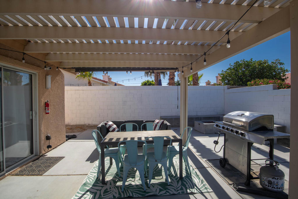 79110 Desert Stream Drive Property Photo 6