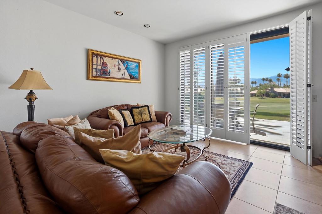 38315 Crocus Lane Property Photo 4