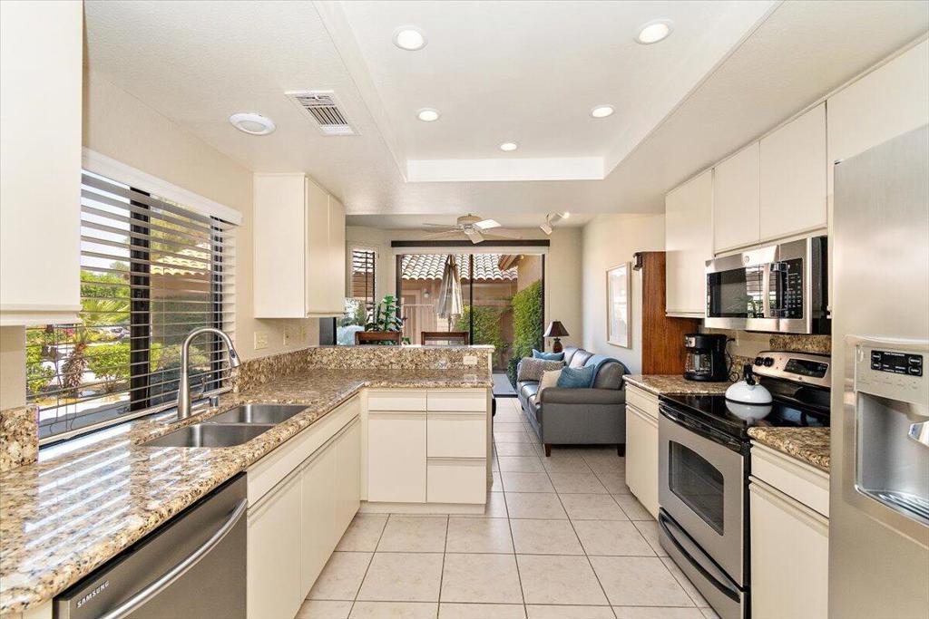 38315 Crocus Lane Property Photo 8