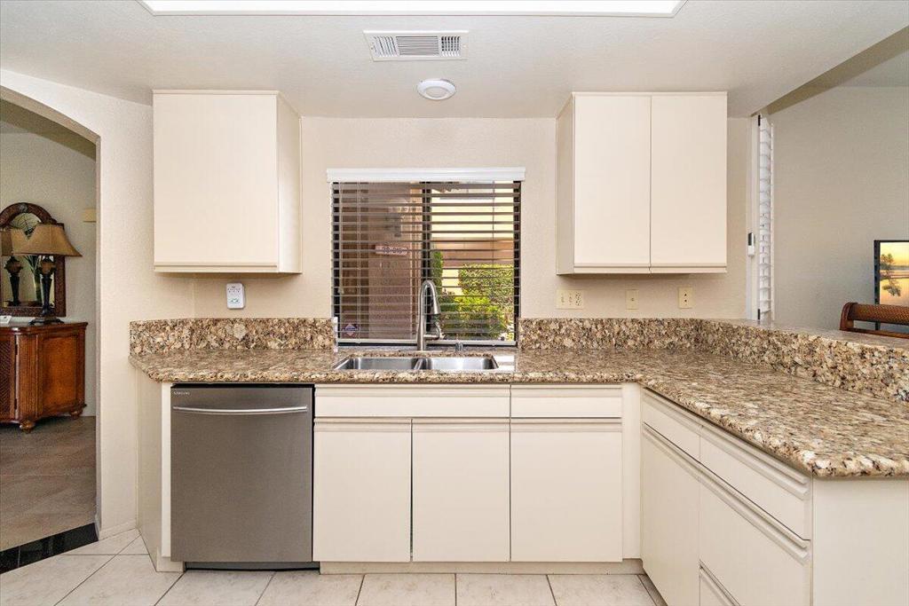 38315 Crocus Lane Property Photo 9