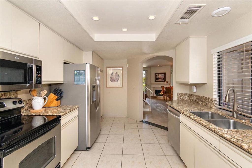 38315 Crocus Lane Property Photo 10