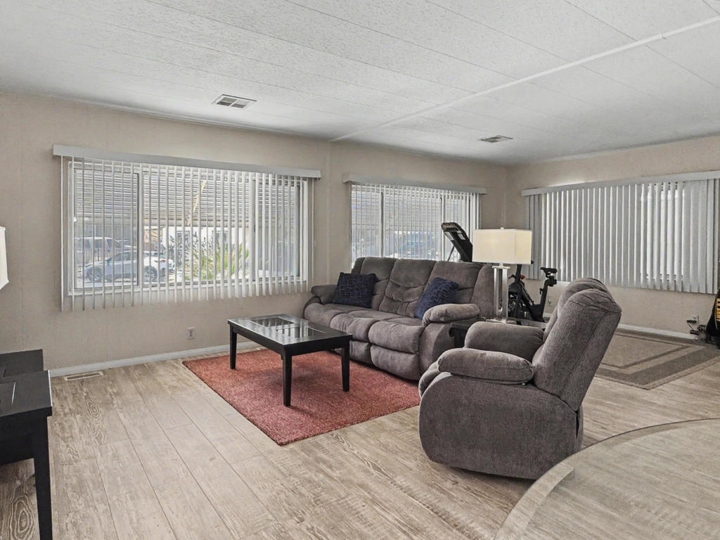 33160 Westchester Drive Property Photo 4