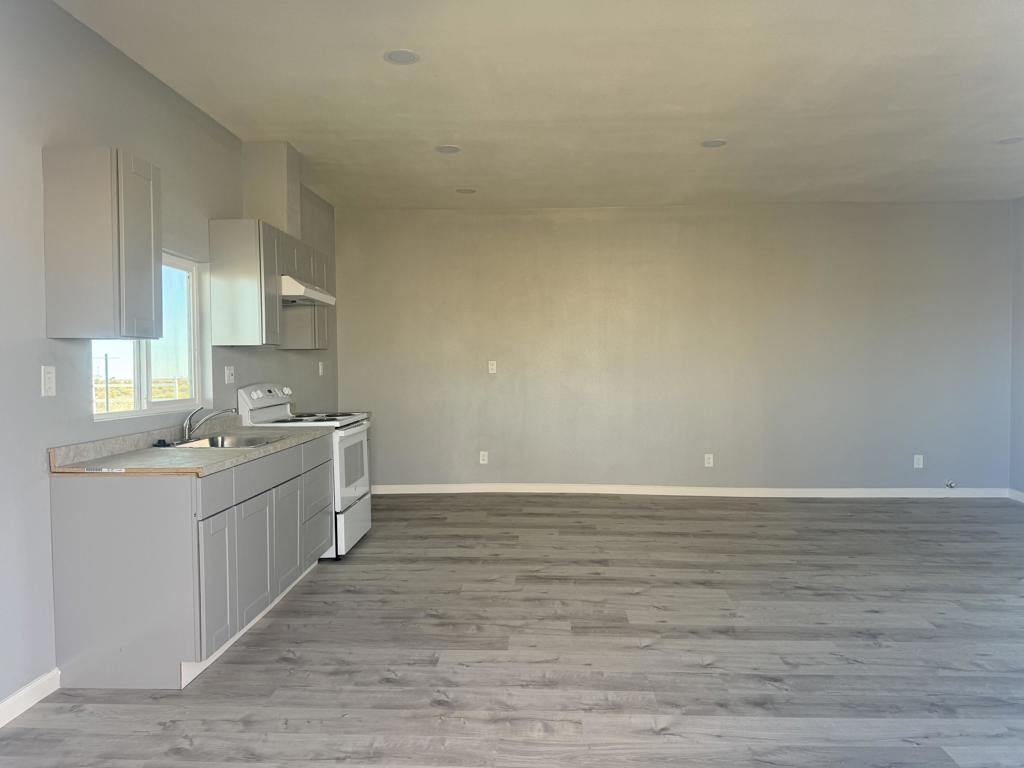 2405 Monterey Unit#2 Avenue Property Photo 2