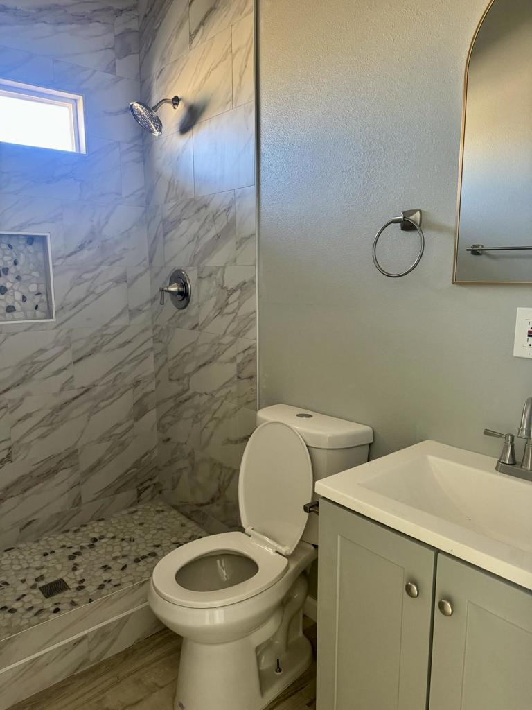 2405 Monterey Unit#2 Avenue Property Photo 6